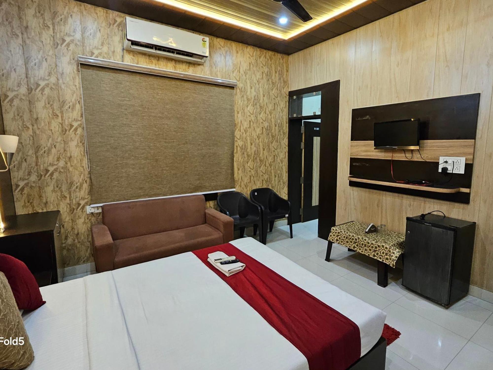 Bundeli Farm Resort & Banquet Orchha Bilik gambar