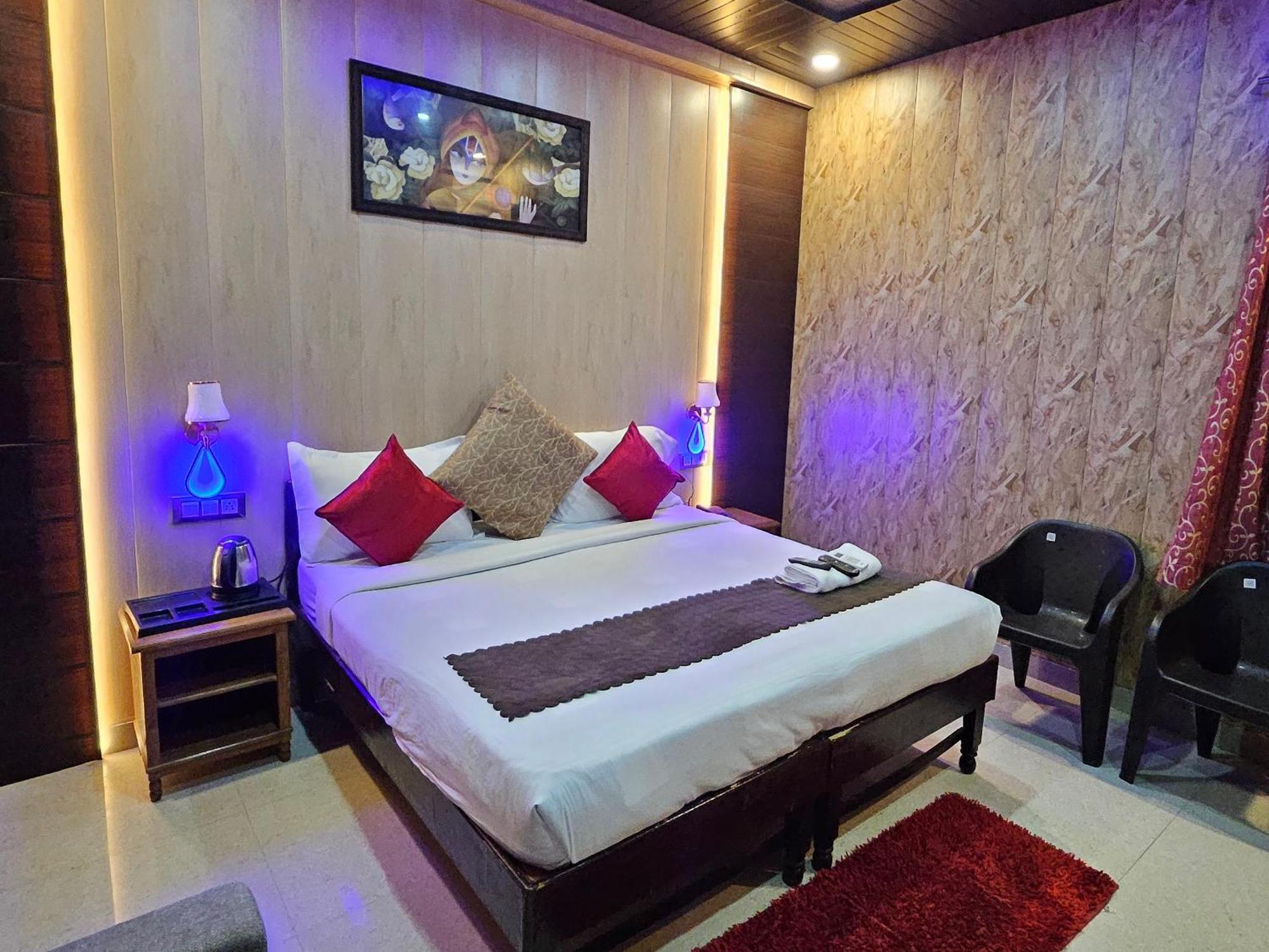 Bundeli Farm Resort & Banquet Orchha Bilik gambar